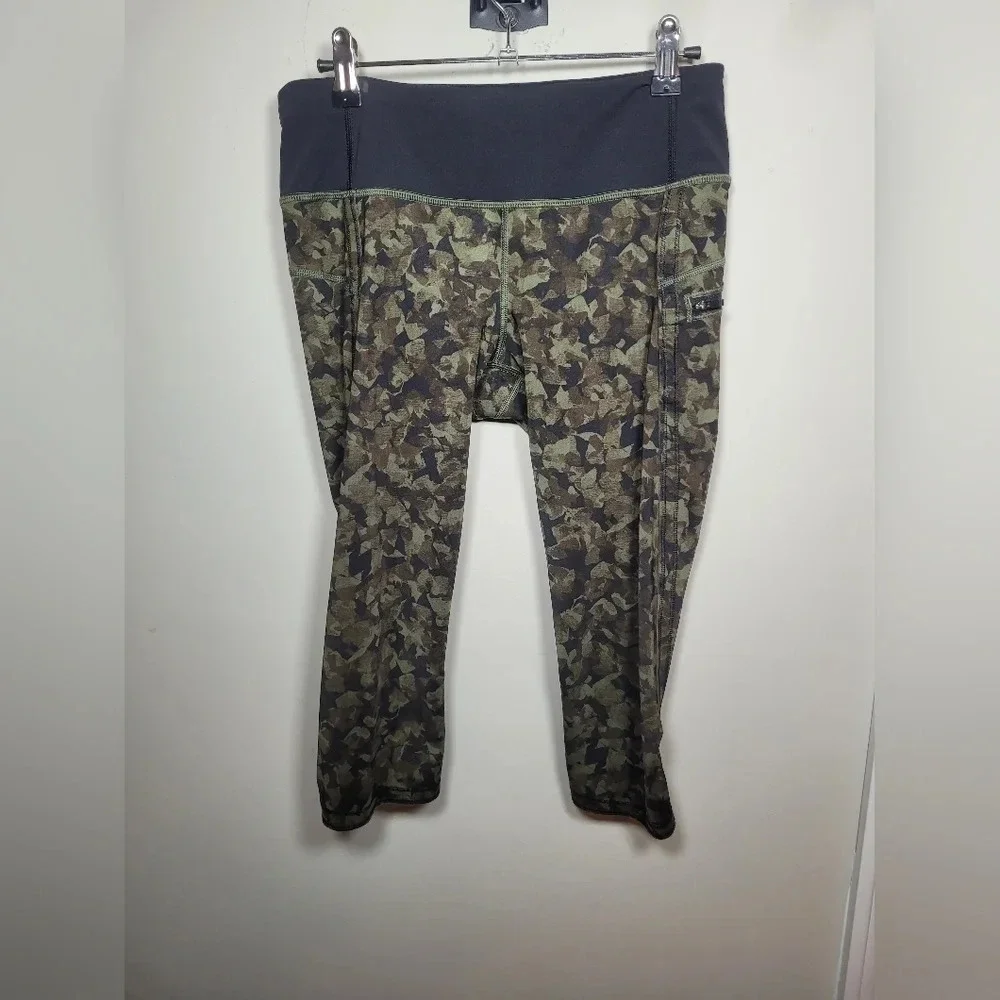 Lululemon Run Top Speed Crop Mystic Jungle Fatigue Camo Mid Rise Legging…